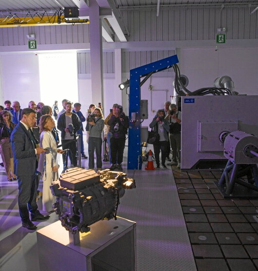 Visita de las autoridades a la nueva sede de Mubil.