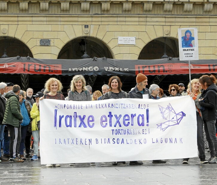 Concentración en Irun para mostrar solidaridad con Iratxe Sorzabal.