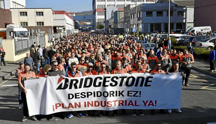 Manifestación de los trabajadores de Bidgestone contra los despidos.