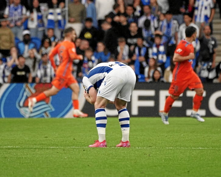 Sergio Gómez lamenta el gol del Celta, precedido por una pérdida suya.