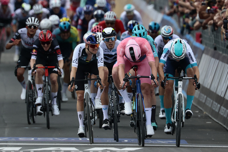 Mads Pedersen se ha impuesto al sprint.