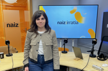 Marina Landa musikaria NAIZ irratiko estudioetan