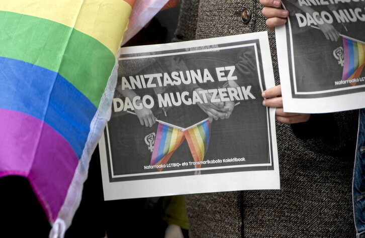 LGTBI+ ellkarteen agerraldia, Iruñean, artxiboko argazki batean.