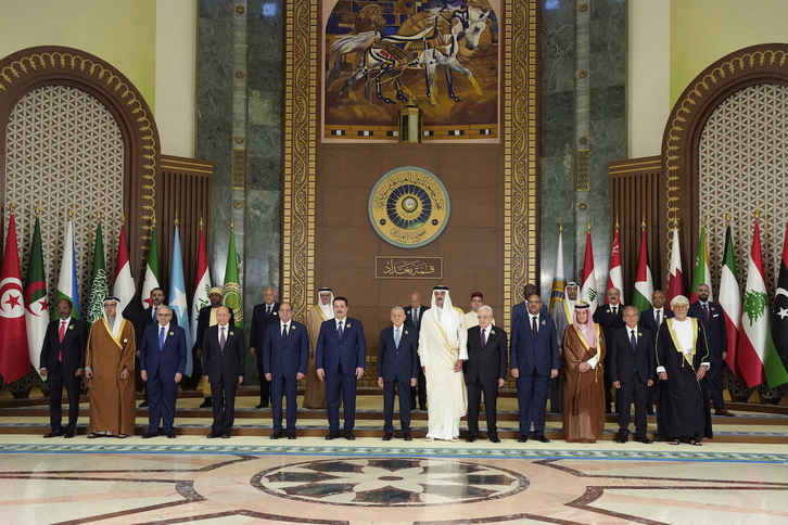 Los líderes árabes posan en la cumbre de Bagdad.