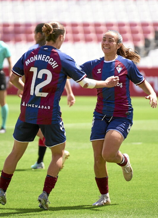 Monnecchi y Pizarro.