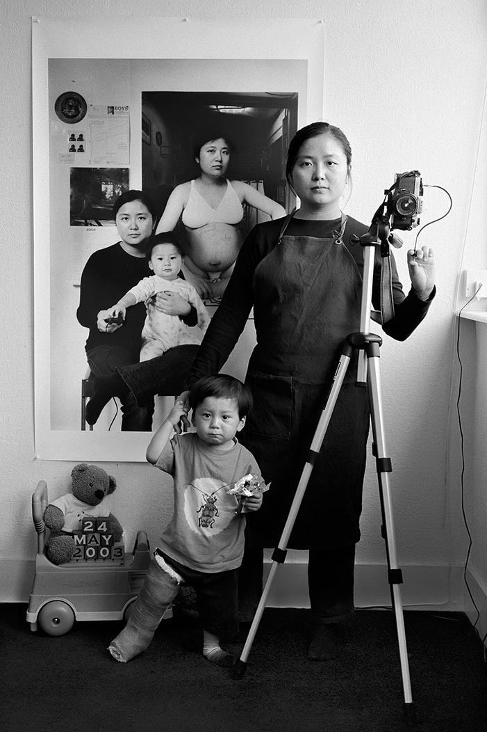 «The Mother as a Creator», donde Annie Hsiao-Ching Wang se retrata junto a su hijo durante 20 años. Annie Hsiao-Ching Wang