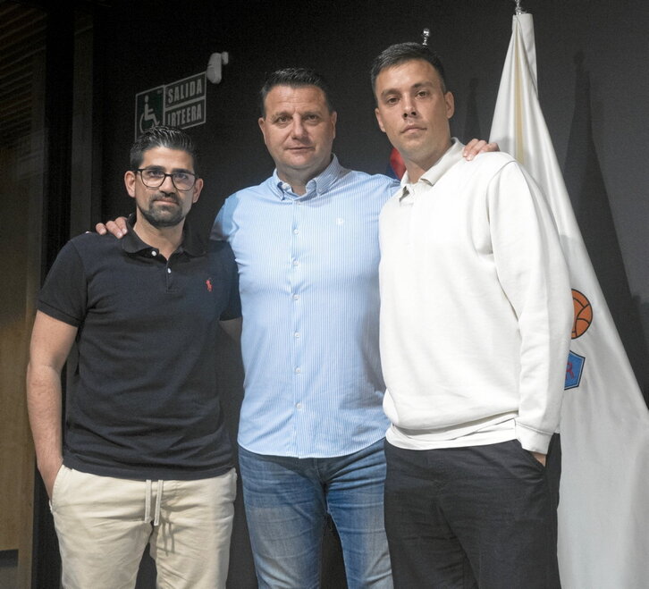 Jordi Torres, Cesar Palacios eta Yerai Martin mintzatu ziren Ipuruako prentsa-aretoan.