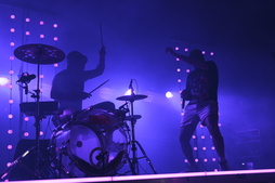 Dupla da agertokira igoko den taldeetako bat.