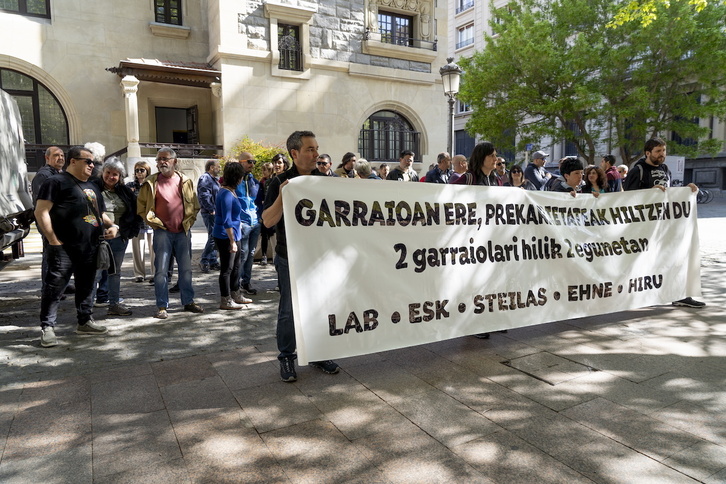 2023an bi garraiolariren heriotza salatzeko egindako elkarretaratzea.