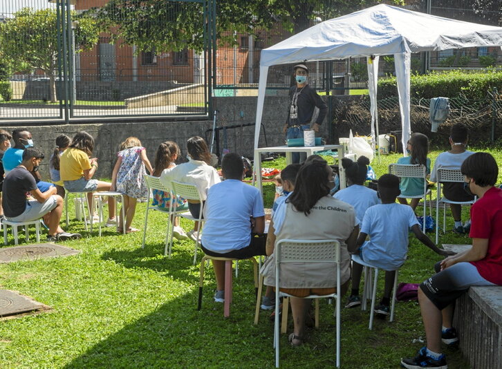 Colonias de «Save the Children» con menores.