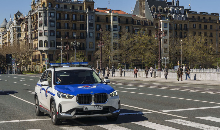 Una patrulla de la Ertzaintza, en una imagen de archivo.