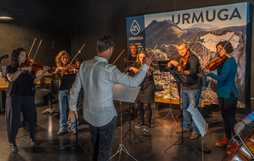 Ostegun honetan aurkeztu dute Urmuga jaialdia Donostian.