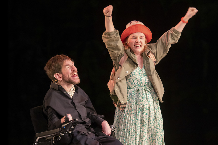 Telmo Irureta eta Aitziber Garmendia, ‘Badakizu plastikozko loreak ez direla inoiz bizi izan, ezta?’ lan arrakastatsuan.