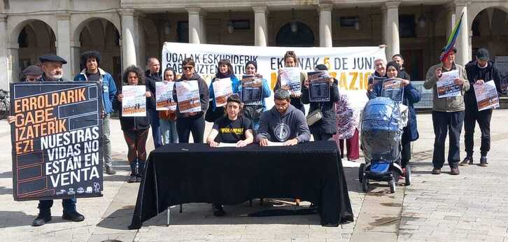 Ostegun honetan Gasteizko Plaza Berrian eskainitako agerraldia.