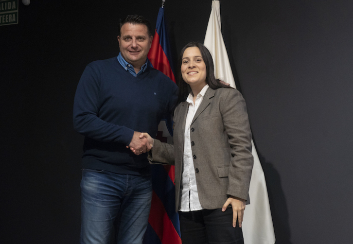 Cesar Palacios y Rocio Candal han comparecido ante la prensa en Ipurua.