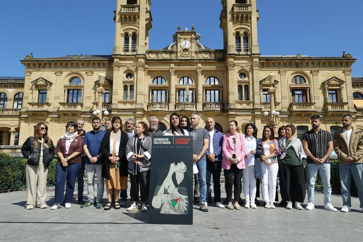 Alderdi Ederren egin du agerraldia Gernika-Palestina herri ekimenak. 