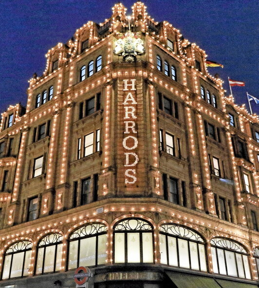 Fachada de las galerias Harrods. El comercio ya no es la principal fuente de multimillonarios.