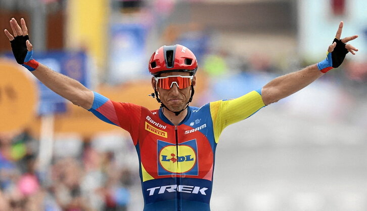 Carlos Veronak garaipen gutxi ditu profesionaletan, baina bikainak biak: Dauphineko etapa eta, orain, Girokoa.