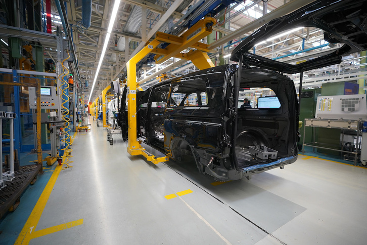 El Gobierno español ha concedido una ayuda de casi 6 millones de euros a Mercedes Benz Gasteiz.