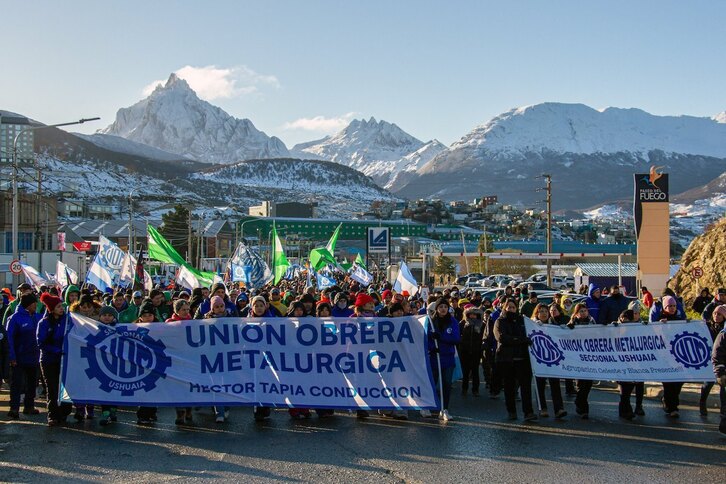 Manifestación en Usuhaia contra las medidas anunciadas por el Gobierno de Buenos Aires.