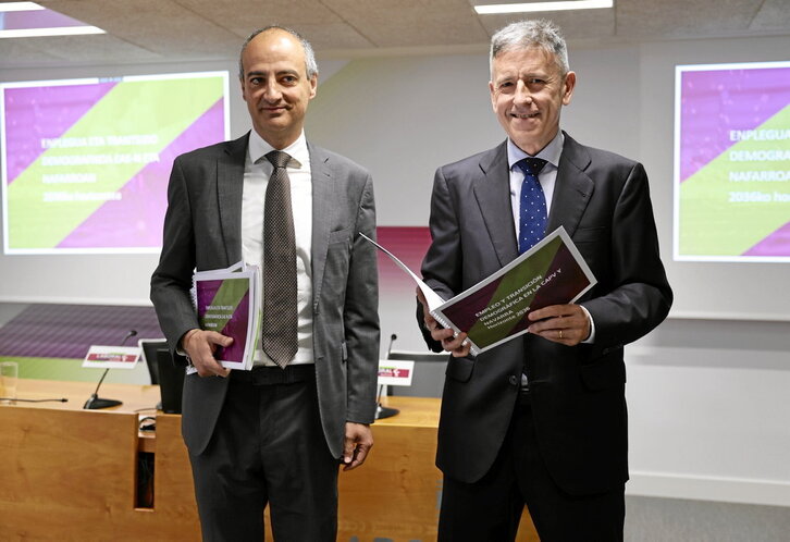 Ibon Urgoiti, Laboral Kutxako Negozio Garapeneko zuzendaria, eta Joseba Madariaga, Ikerketa Saileko zuzendaria.