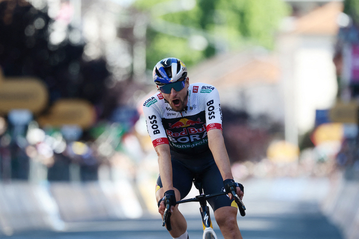 Nico Denzek bere palmaresari hirugarren Giroko etapa erantsi dio.