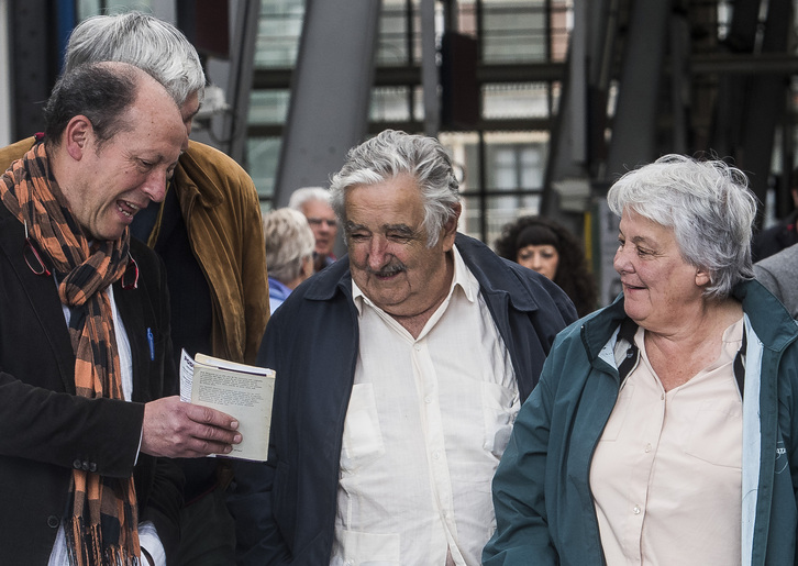 Mujica y Topolansky, durante la visita a Euskal Herria de 2015.