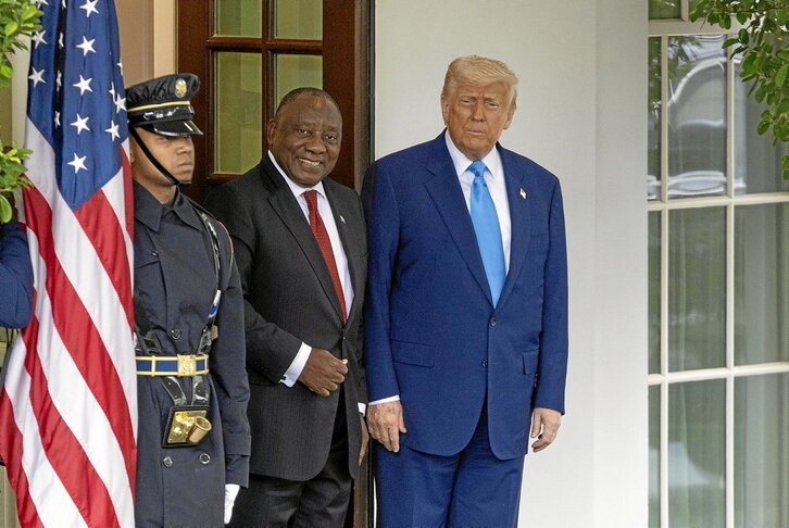 Donald Trump presidentea Hego Afrikako presidente Cyril Ramaphosarekin, maiatzaren 21ean.