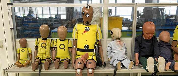 Muñecos «dummies» que se emplean en las simulaciones para evaluar la calidad de los sistemas de retención infantil.