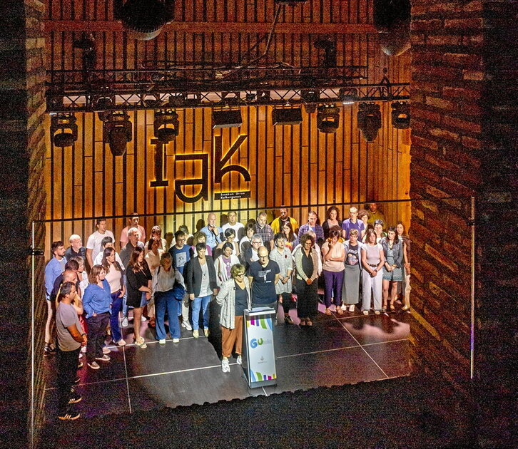 Ikastolen Elkarteak atzo Gasteizen egindako agerraldia.