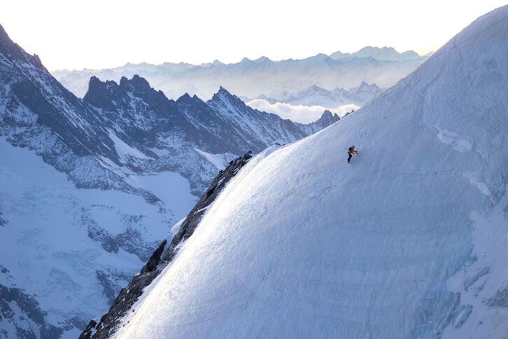 Eigerreko gailurretik gertu; proiektuaren lehen mendia izan zen.