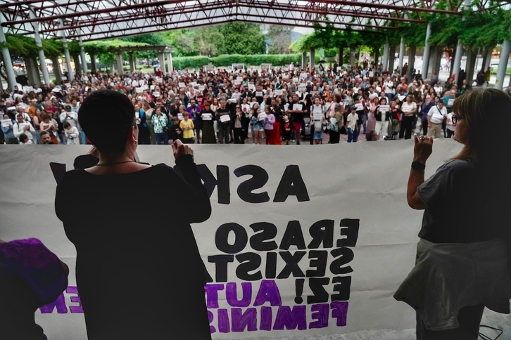 Concentración feminista en Errekalde, este viernes tarde.