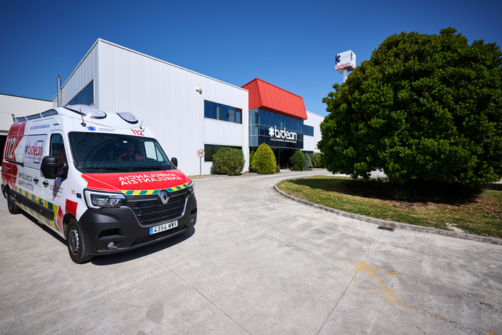 Una de las nuevas ambulancias del sistema público Bidean.