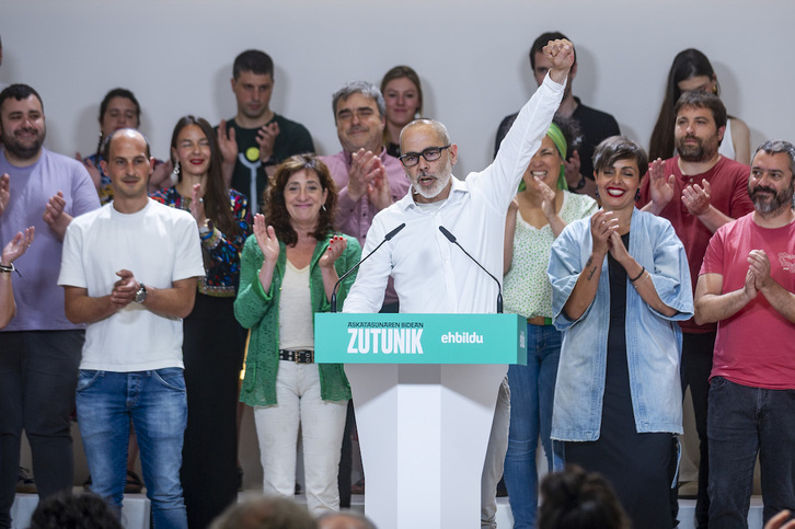 Ibon San Saturnino al final de su intervención en el acto celebrado en Gasteiz.