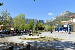 Herriak naturarekin harreman estua duenez, eskolak ere bere harremana indartu nahi izan du bere proiektuekin.