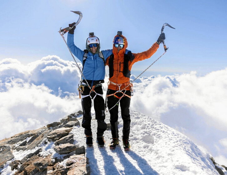 Monchetik jaisten; zeharkaldia 15 ordu eta 30 minutuan egin zuten.