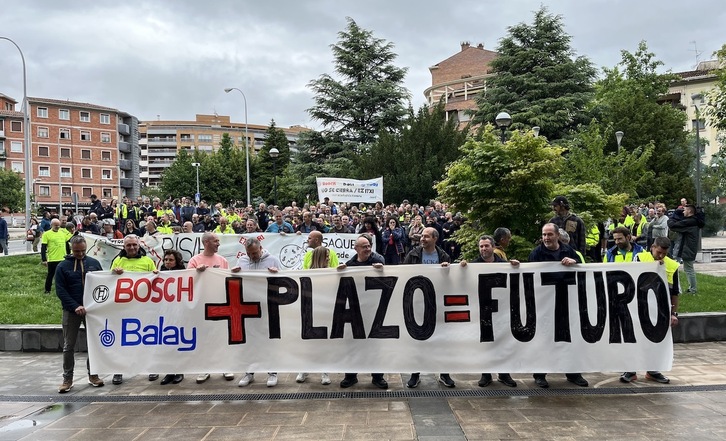 La plantilla de BSH se ha concentrado ante la sede del Departamento de Industria del Gobierno de Nafarroa.