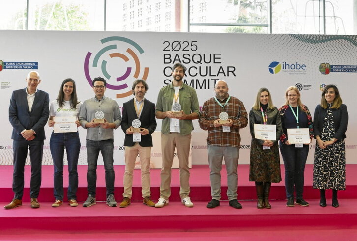Acto de entrega de los galardones en el congreso Basque Circular Forum.