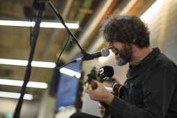 Gorka Urbizu, GARAren 25. urteurreneko kontzertuan.