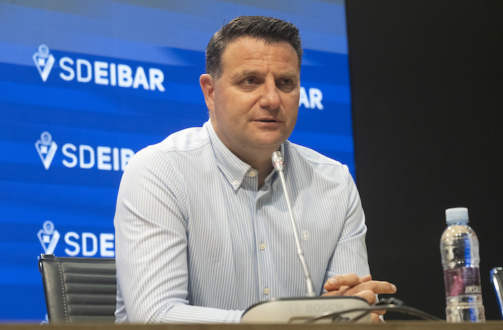 César Palacios ha analizado la temporada en Ipurua. (Raúl Bogajo/Foku)