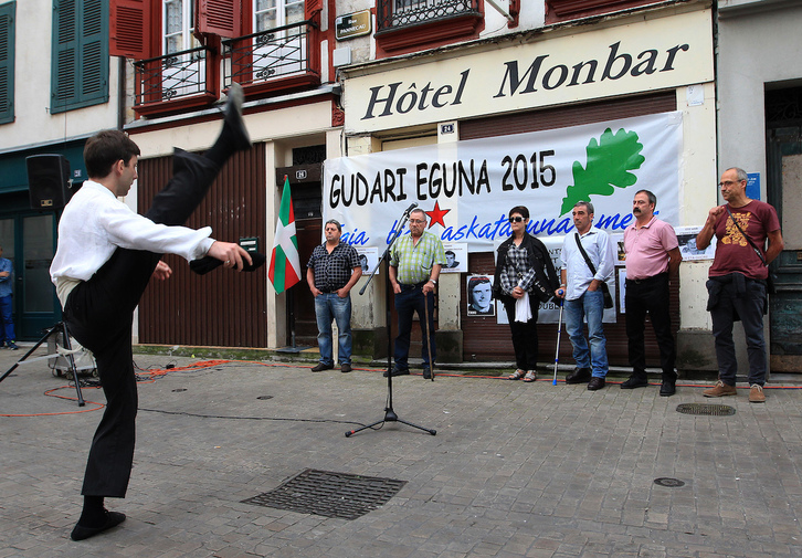 Acto popular de recuerdo a los cuatro muertos en el Monbar, en el 30 aniversario.
