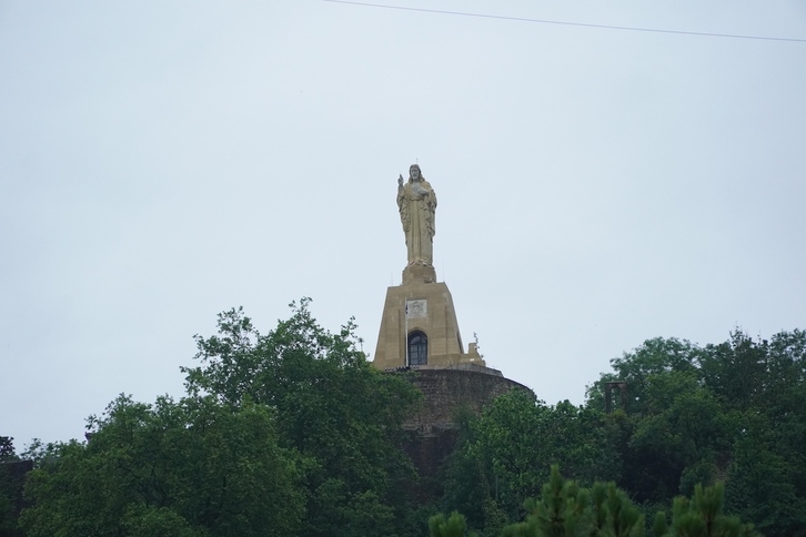 Estatua del Sagrado Corazón, en el monte Urgull de Donostia.
