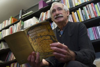 Elexpuru, liburuaren aurkezpenean.