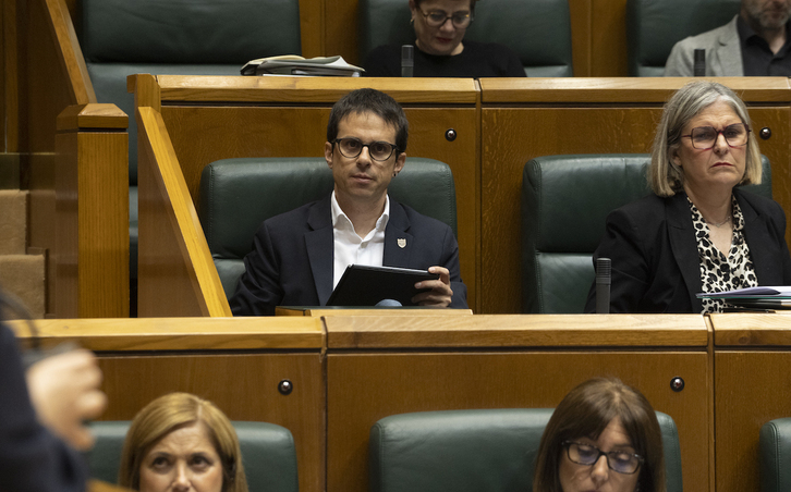 El portavoz de EH Bildu, Pello Otxandiano, en el Parlamento de Gasteiz.