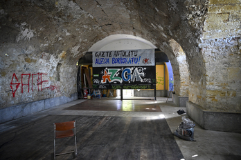 Donostiako Alde Zaharreko gazteek Guardetxea okupatu zuten maiatza hasieran, irudian espazioa barrutik.