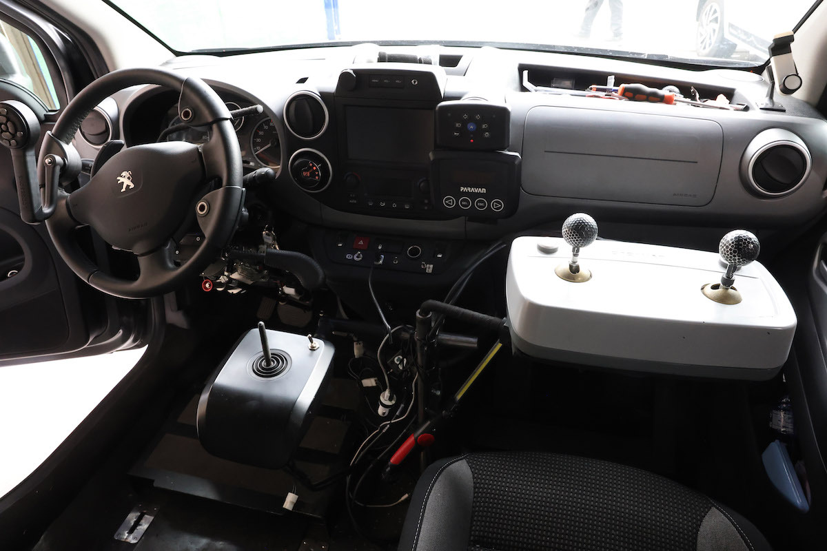 El interior del vehículo adaptado. (Oskar MATXIN EDESA/FOKU)| El interior del vehículo adaptado. (Oskar MATXIN EDESA/FOKU)|