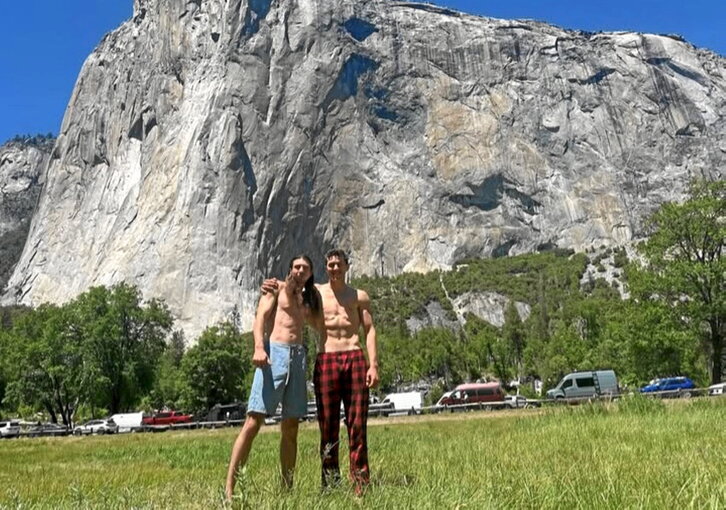 Grossman eta Moss, Capitaneko hormaren azpian, «Freerider»-en arrakasta lortu eta gero.