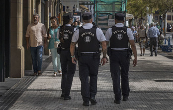 Los presuntos agresores han sido detenidos por la Guardia Municipal de Donostia.