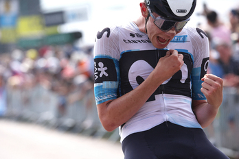 Ivan Romeo gaztea, pozarren eta sinetsi ezinda Dauphineko hirugarren etapa irabaztean.