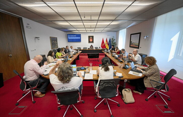 Los integrantes de la Comisión de Vivienda, en la reunión en la que terminaron su trabajo sobre la nueva ley.